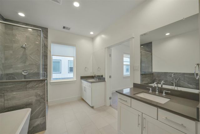 760 W Donovan Street, Houston, TX 77091