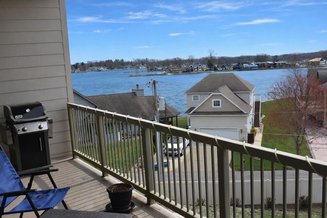 308 Outlook Cove Drive, La Porte, IN 46350
