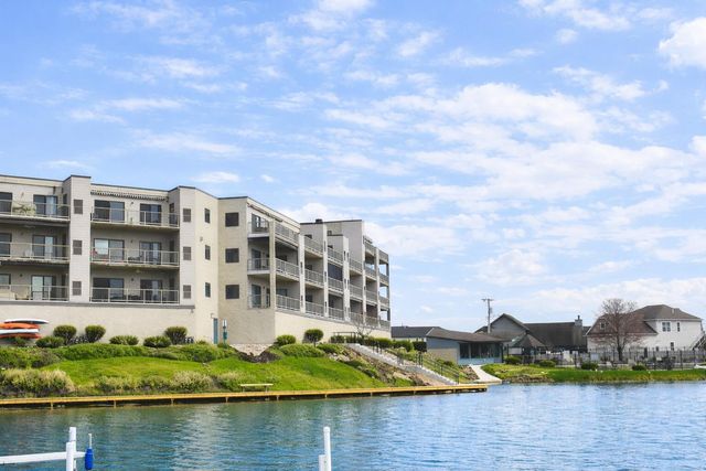 308 Outlook Cove Drive, La Porte, IN 46350