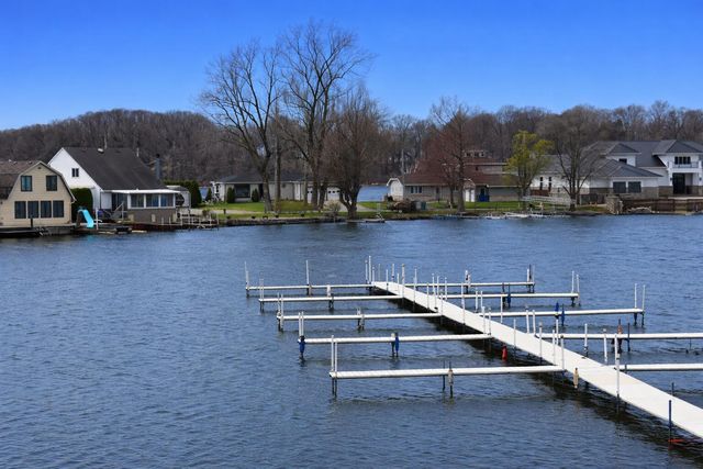 308 Outlook Cove Drive, La Porte, IN 46350