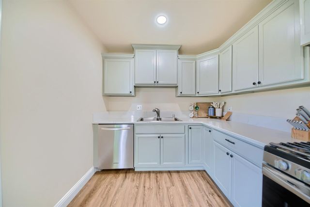 604 Westacre Rd, West Sacramento, CA 95691