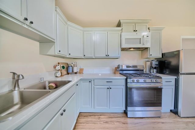 604 Westacre Rd, West Sacramento, CA 95691