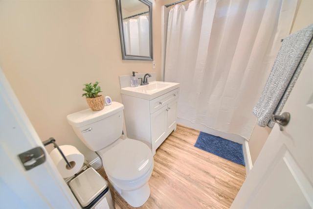 604 Westacre Rd, West Sacramento, CA 95691