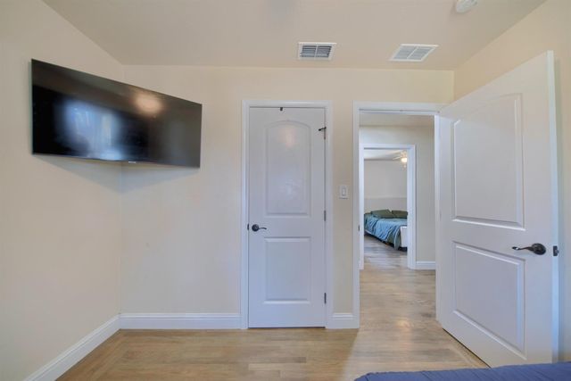 604 Westacre Rd, West Sacramento, CA 95691