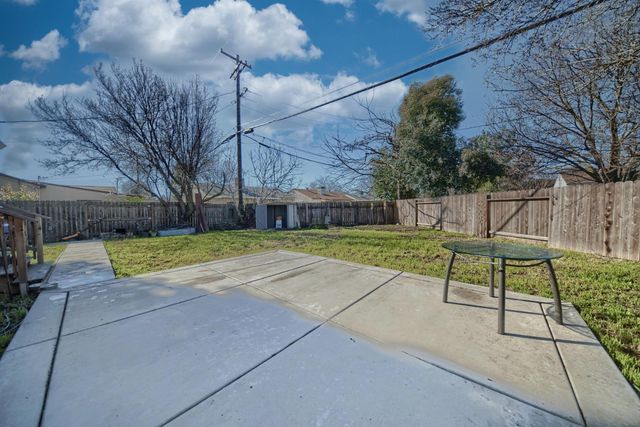 604 Westacre Rd, West Sacramento, CA 95691