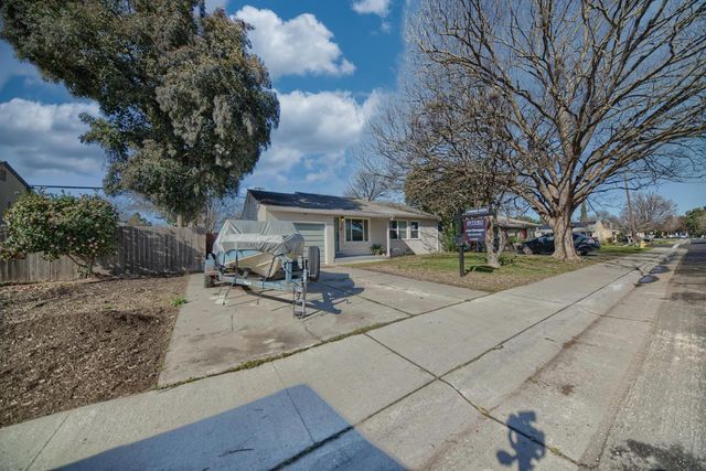 604 Westacre Rd, West Sacramento, CA 95691