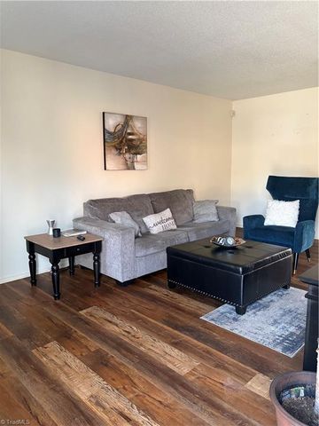 224 Northpoint Avenue E, High Point, NC 27262