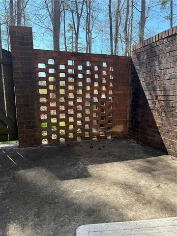 224 Northpoint Avenue E, High Point, NC 27262