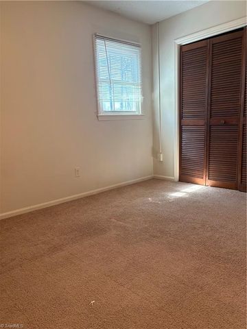 224 Northpoint Avenue E, High Point, NC 27262