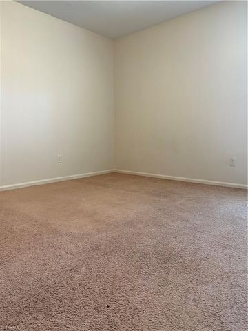 224 Northpoint Avenue E, High Point, NC 27262