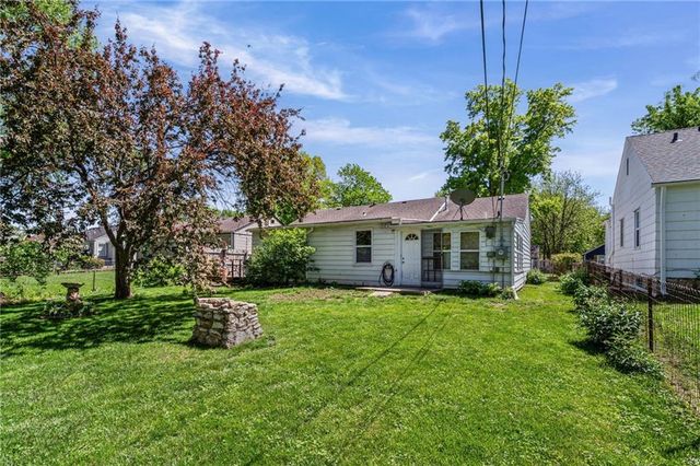 5316 W 49th Street, Roeland Park, KS 66205