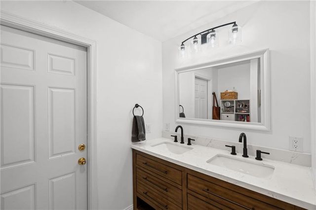 5316 W 49th Street, Roeland Park, KS 66205