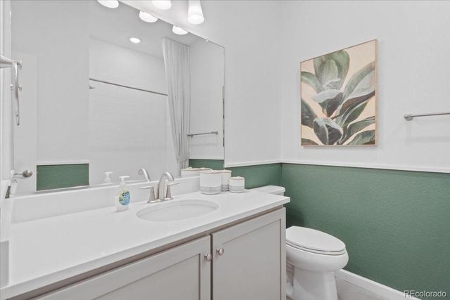 6153 N Ceylon Street 9-102, Denver, CO 80249