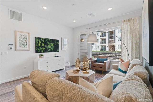 6153 N Ceylon Street 9-102, Denver, CO 80249