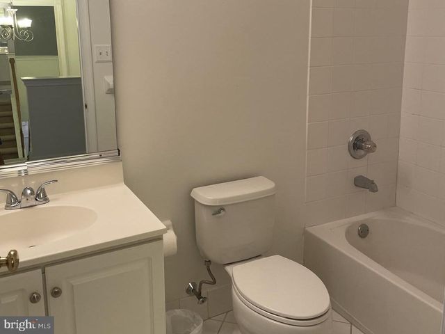 37 PALMER DR, Moorestown, NJ 08057