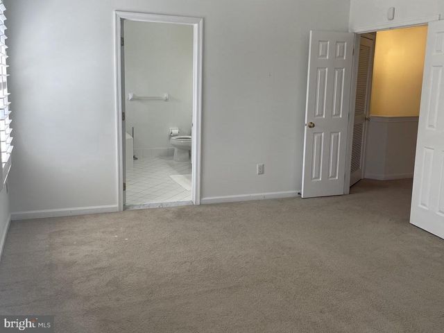 37 PALMER DR, Moorestown, NJ 08057