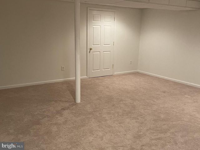 37 PALMER DR, Moorestown, NJ 08057