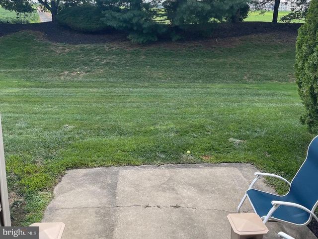 37 PALMER DR, Moorestown, NJ 08057