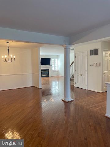 37 PALMER DR, Moorestown, NJ 08057
