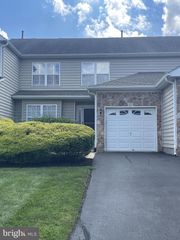 37 PALMER DR, Moorestown, NJ 08057