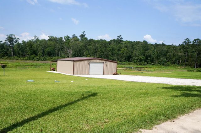 317 Hickory Drive E, Livingston, TX 77351