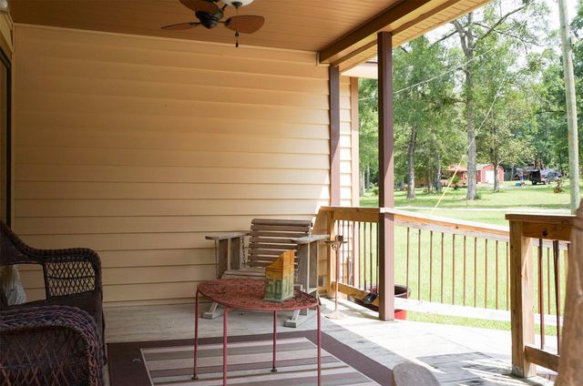 317 Hickory Drive E, Livingston, TX 77351