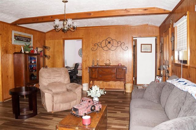 317 Hickory Drive E, Livingston, TX 77351