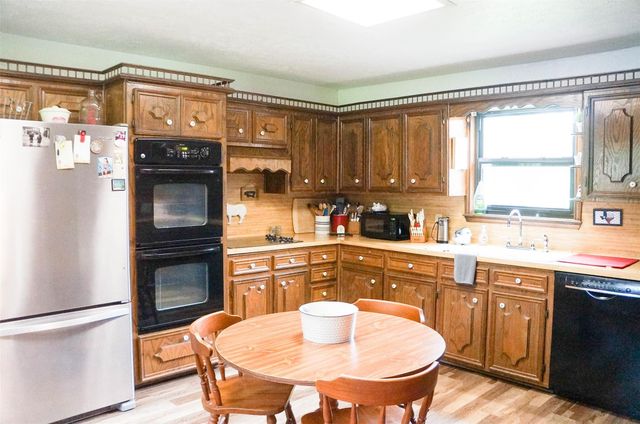 317 Hickory Drive E, Livingston, TX 77351