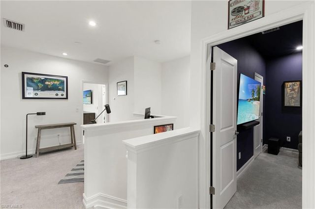 7480 Rockefeller DR, Naples, FL 34119