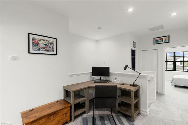 7480 Rockefeller DR, Naples, FL 34119