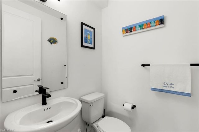 7480 Rockefeller DR, Naples, FL 34119