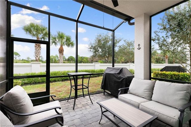 7480 Rockefeller DR, Naples, FL 34119