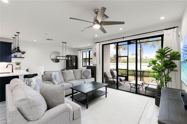 7480 Rockefeller DR, Naples, FL 34119