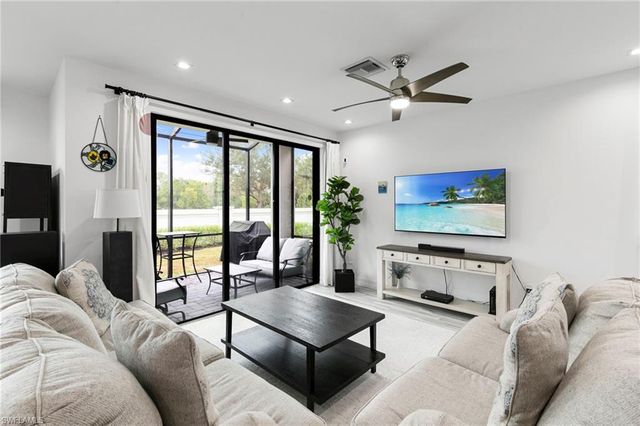 7480 Rockefeller DR, Naples, FL 34119