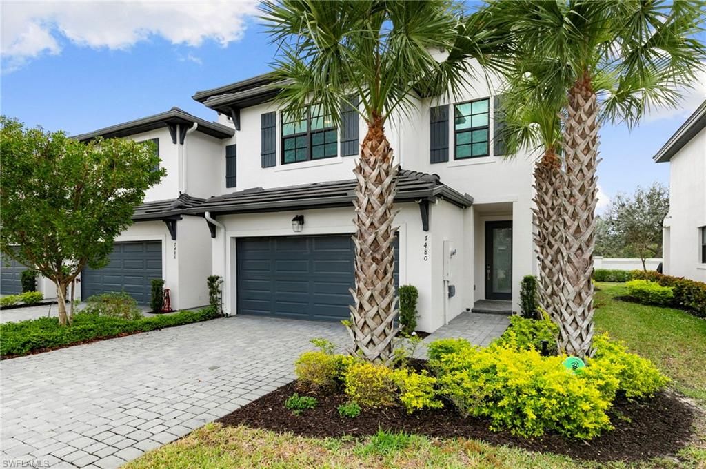 7480 Rockefeller DR, Naples, FL 34119