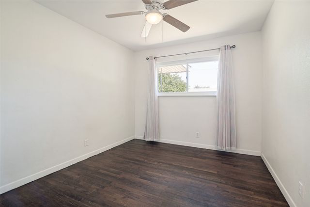 203 W College Street, Whitewright, TX 75491