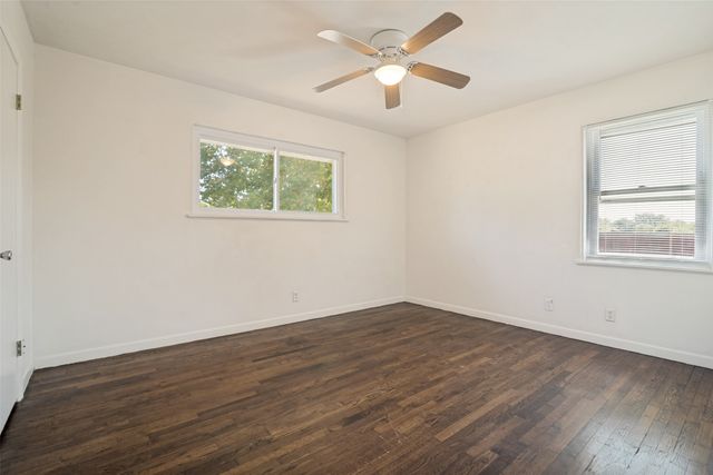 203 W College Street, Whitewright, TX 75491