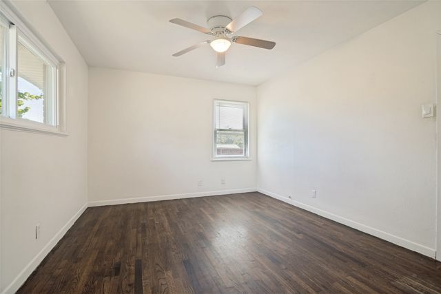 203 W College Street, Whitewright, TX 75491