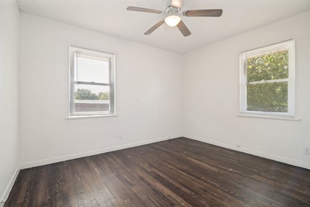 203 W College Street, Whitewright, TX 75491