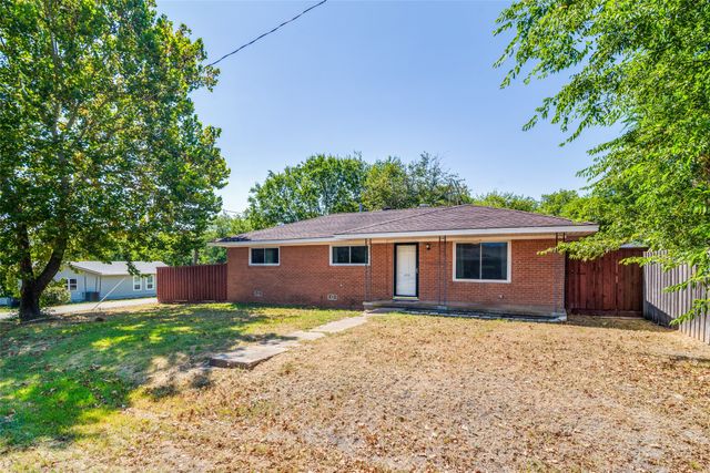 203 W College Street, Whitewright, TX 75491