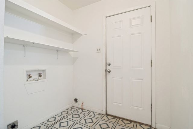 203 W College Street, Whitewright, TX 75491