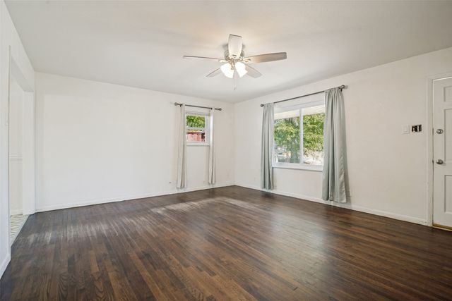 203 W College Street, Whitewright, TX 75491