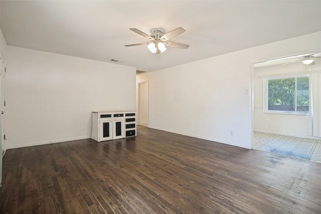 203 W College Street, Whitewright, TX 75491