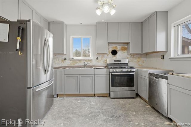 28463 Sutherland Street, Southfield, MI 48076