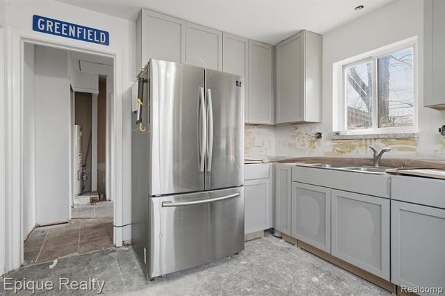 28463 Sutherland Street, Southfield, MI 48076