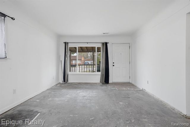 28463 Sutherland Street, Southfield, MI 48076