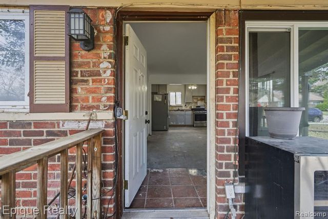 28463 Sutherland Street, Southfield, MI 48076