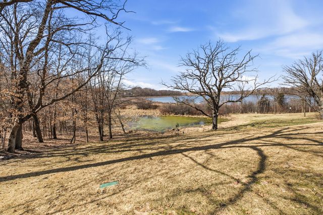 8610 Bluestem Drive, Victoria, MN 55386