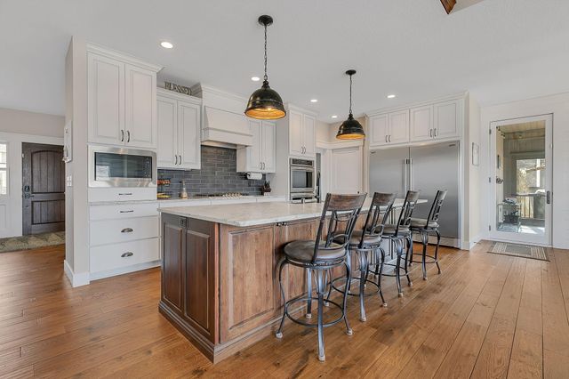 8610 Bluestem Drive, Victoria, MN 55386