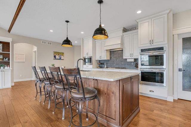 8610 Bluestem Drive, Victoria, MN 55386